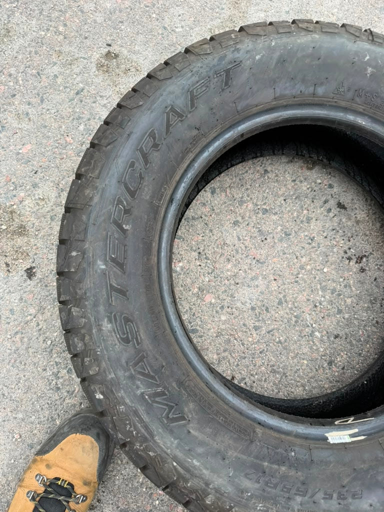 235/65R17 Single (1 Like New Tire) Mastercraft Courser Trail