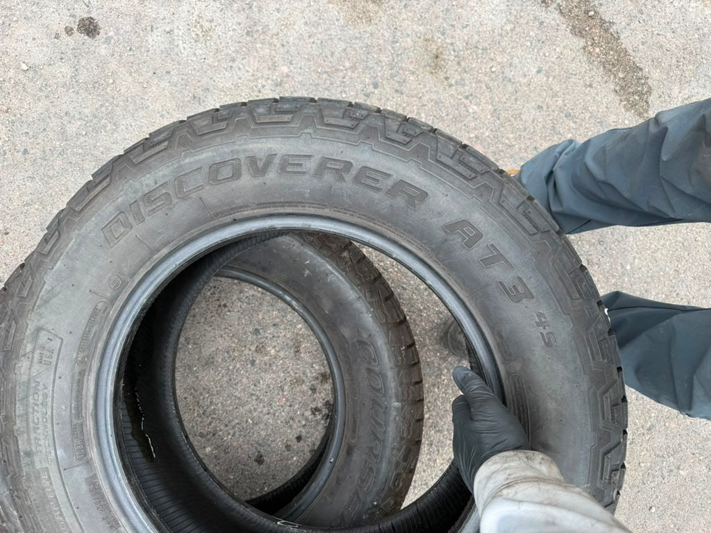 235/65R17 Single (1 Used Tire) Cooper Discoverer AT3 45