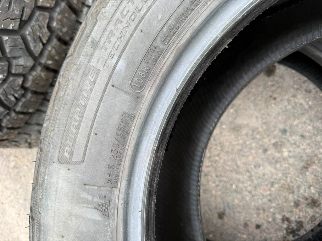 235/65R17 Single (1 Used Tire) Cooper Discoverer AT3 45