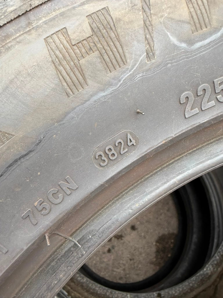 225/60R17 Single (1 Like New Tire) Waterfall Terra X HT