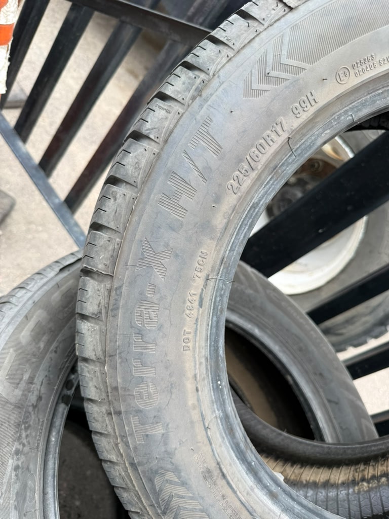 225/60R17 Single (1 Like New Tire) Waterfall Terra X HT