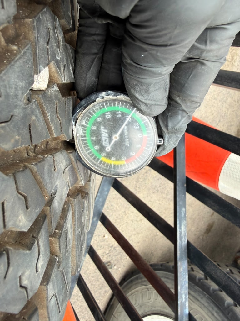 LT285/70R17 Single (1 Used Tire) Goodyear Wrangler