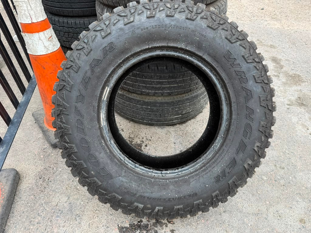 LT285/70R17 Single (1 Used Tire) Goodyear Wrangler