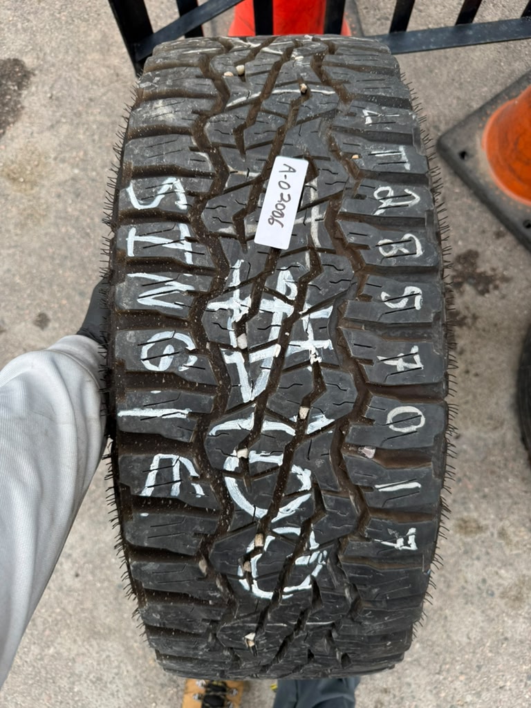 LT285/70R17 Single (1 Used Tire) Goodyear Wrangler