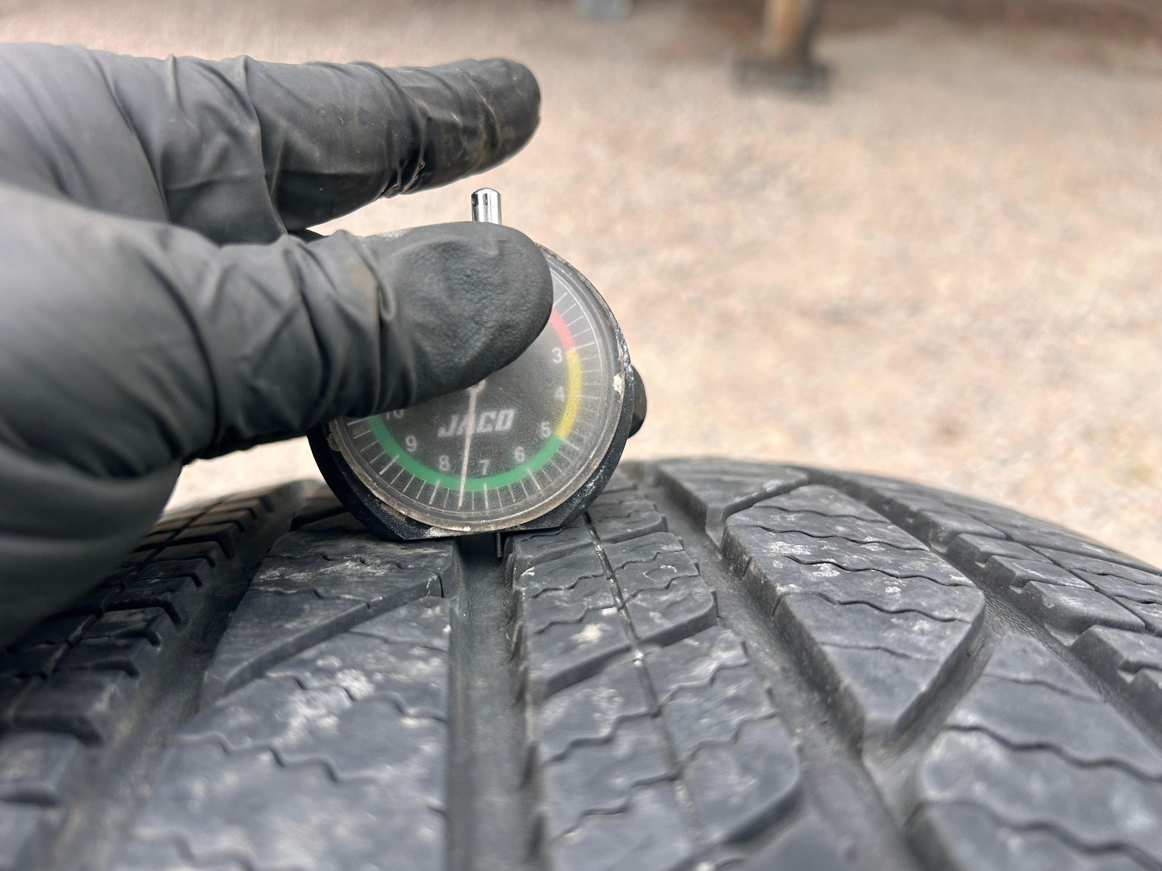 265/65R18 Single (1 Used Tire) Bridgestone Dueler LX