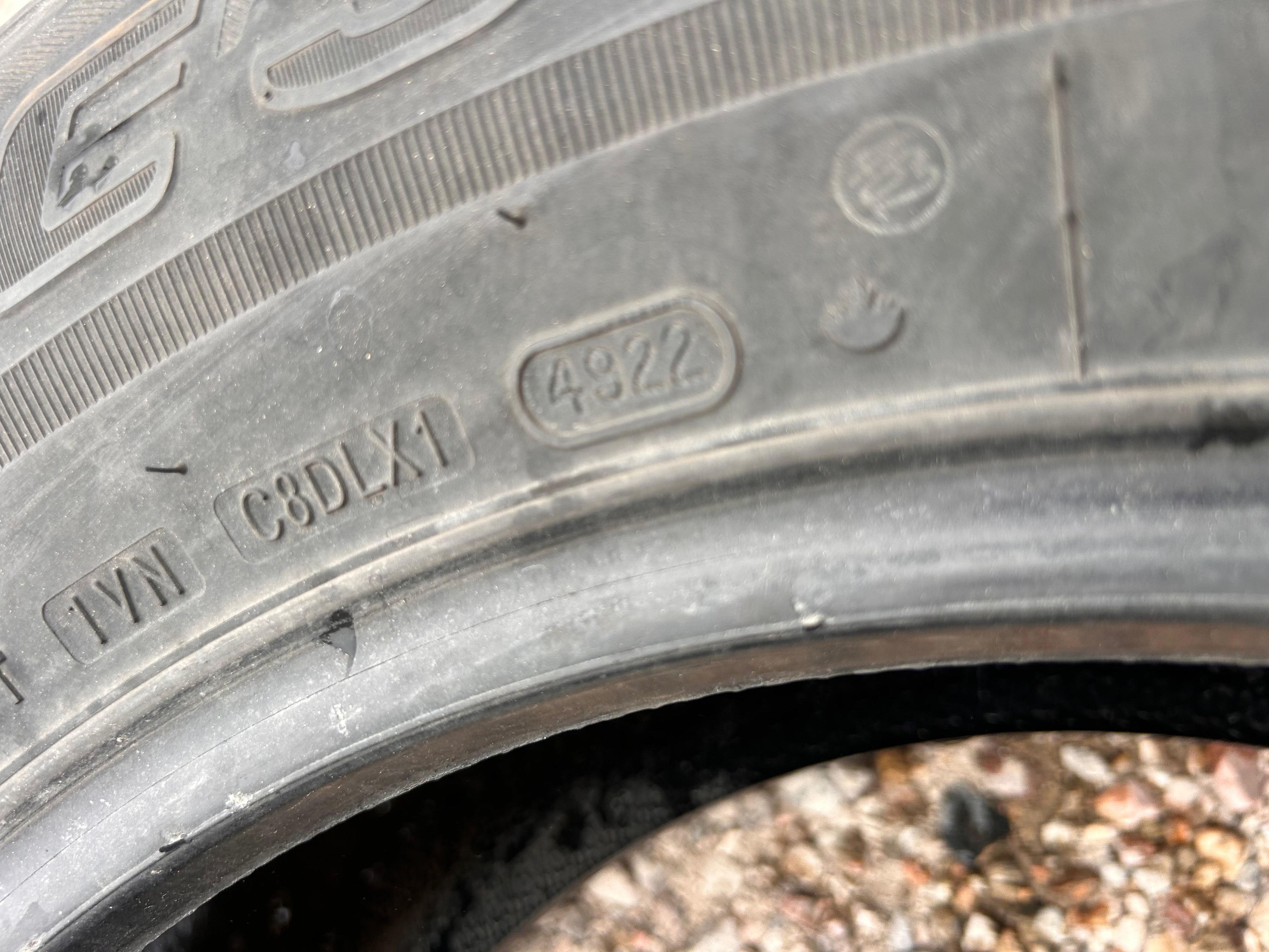 265/65R18 Single (1 Used Tire) Bridgestone Dueler LX