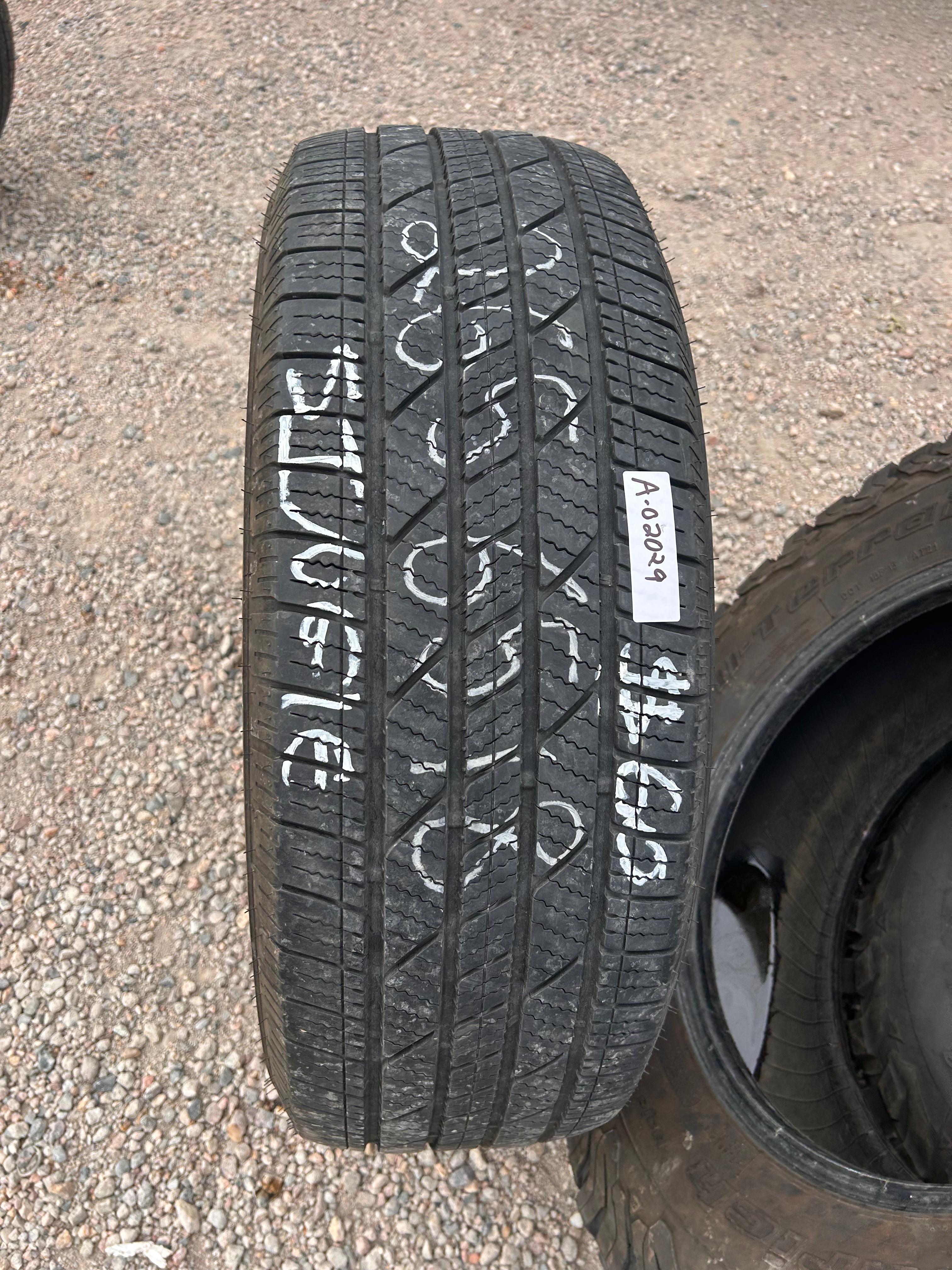 265/65R18 Single (1 Used Tire) Bridgestone Dueler LX