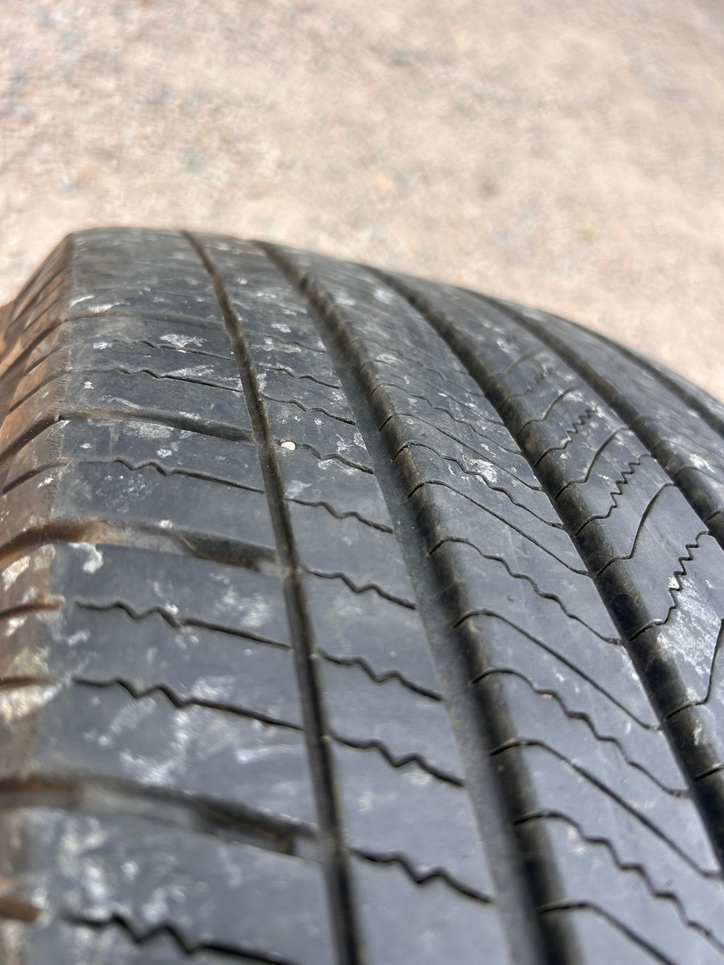 265/65R18 Single (1 Used Tire) Michelin Primacy LTX