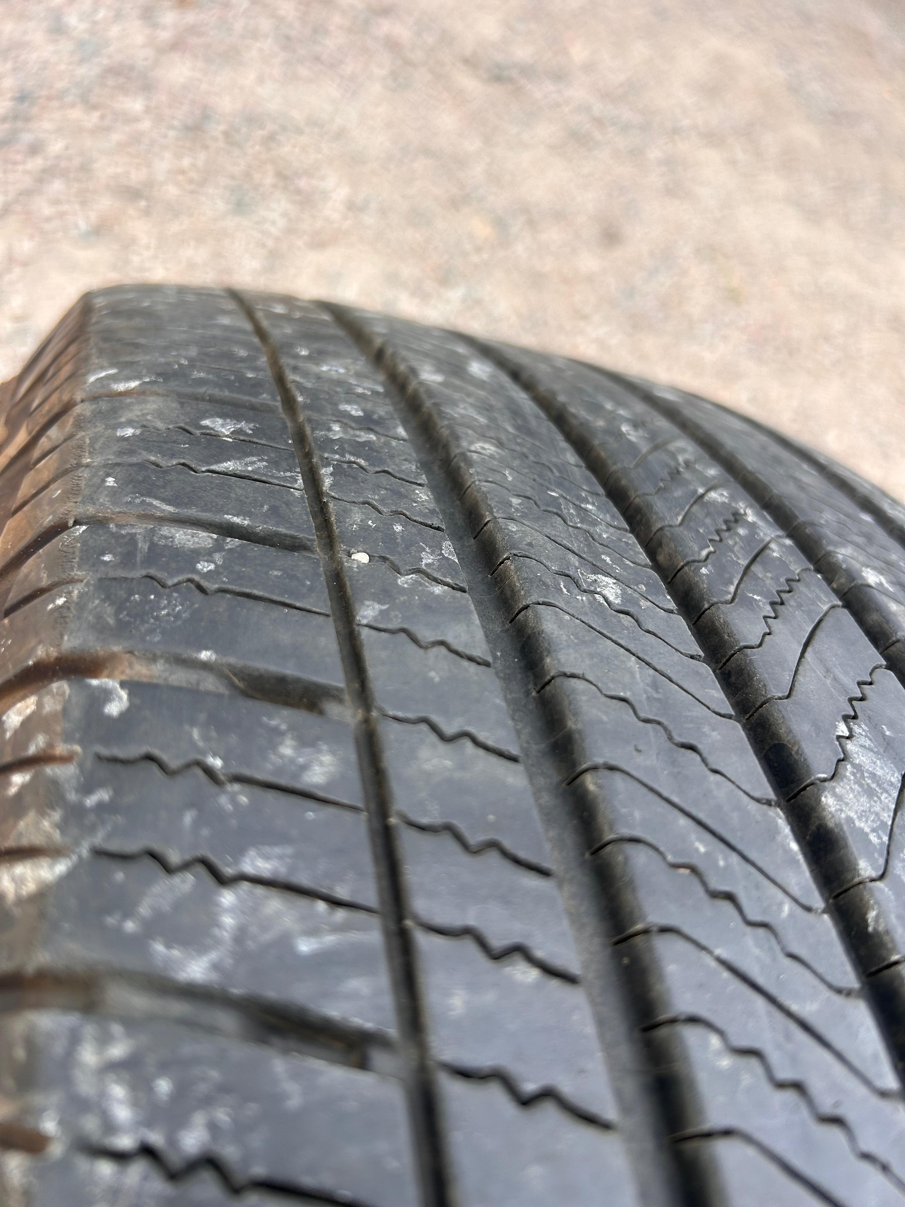 265/65R18 Single (1 Used Tire) Michelin Primacy LTX