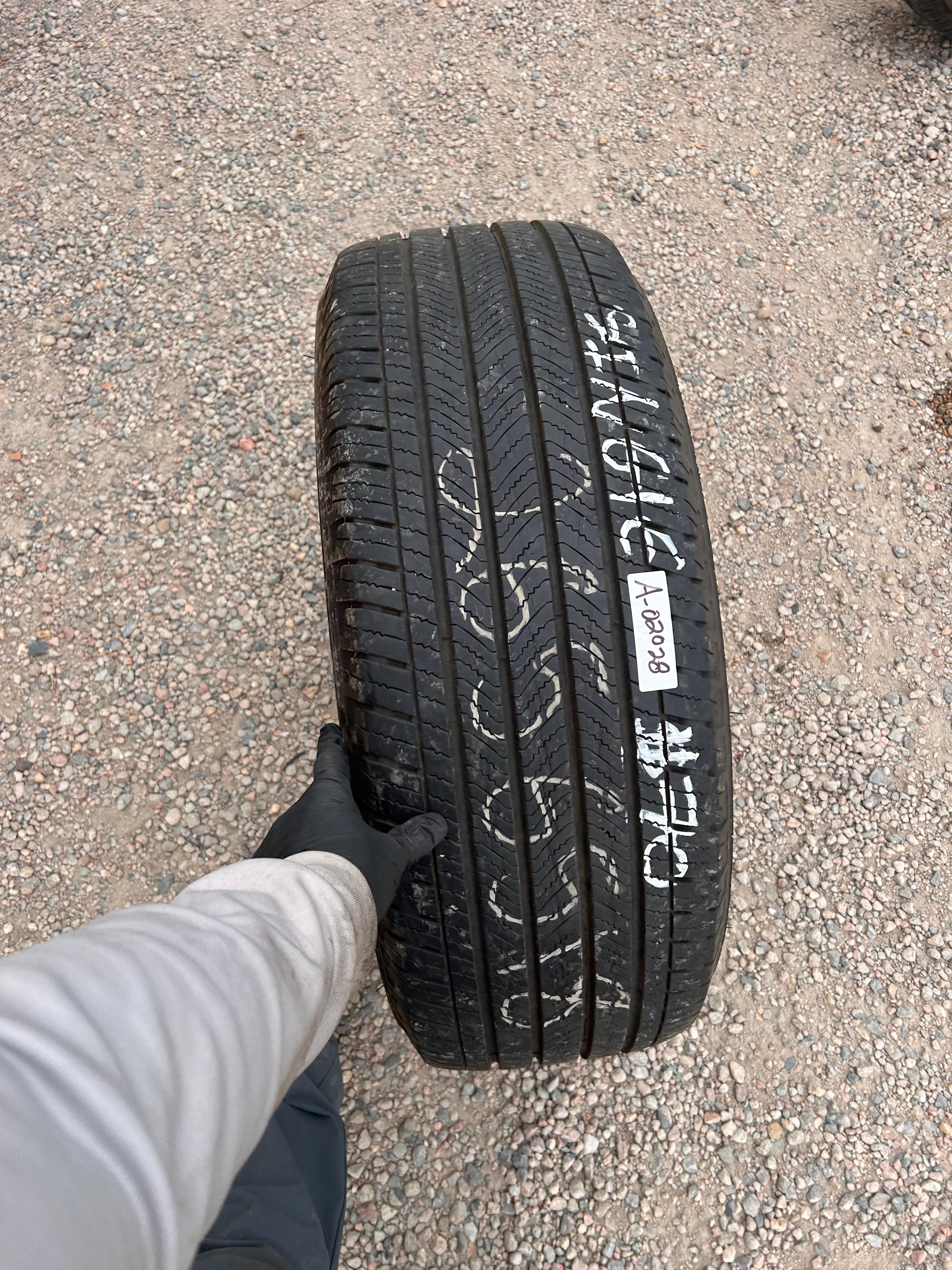 265/65R18 Single (1 Used Tire) Michelin Primacy LTX
