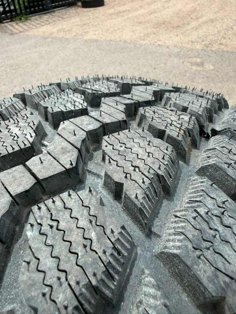 LT275/70R17 Pair (2 Used Tires) Mastercraft Courser MSR
