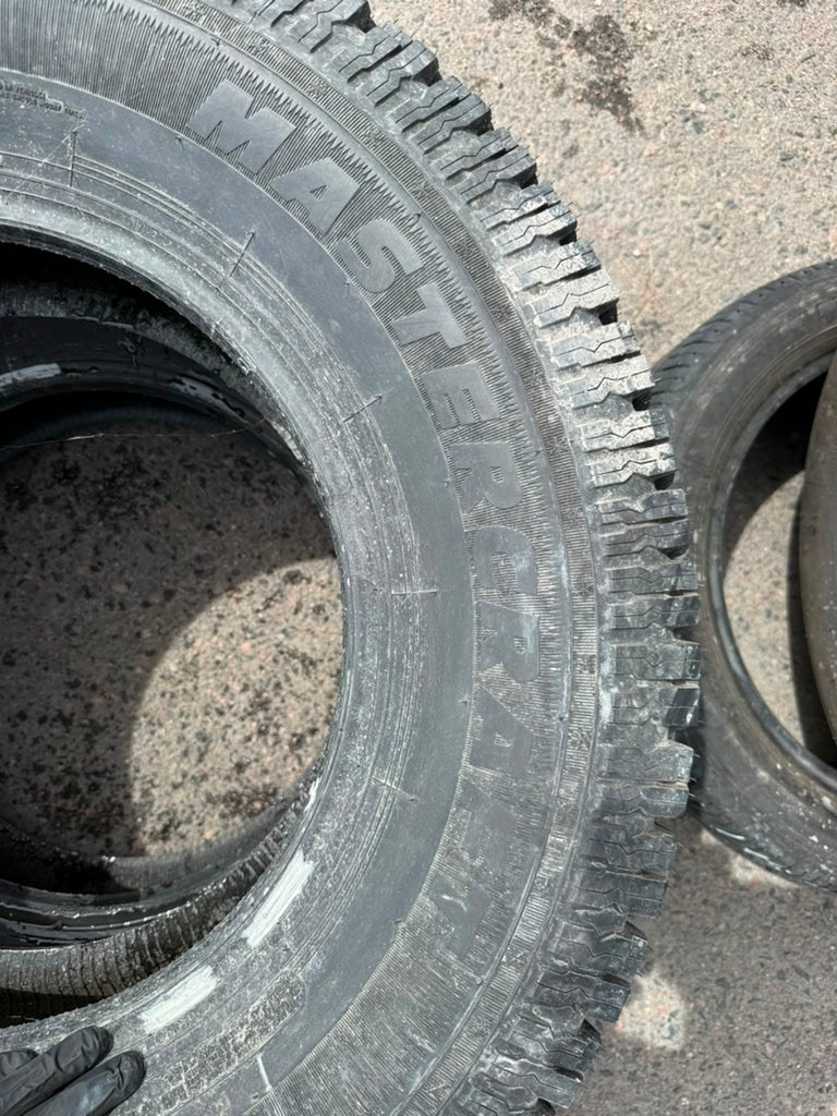 LT275/70R17 Pair (2 Used Tires) Mastercraft Courser MSR