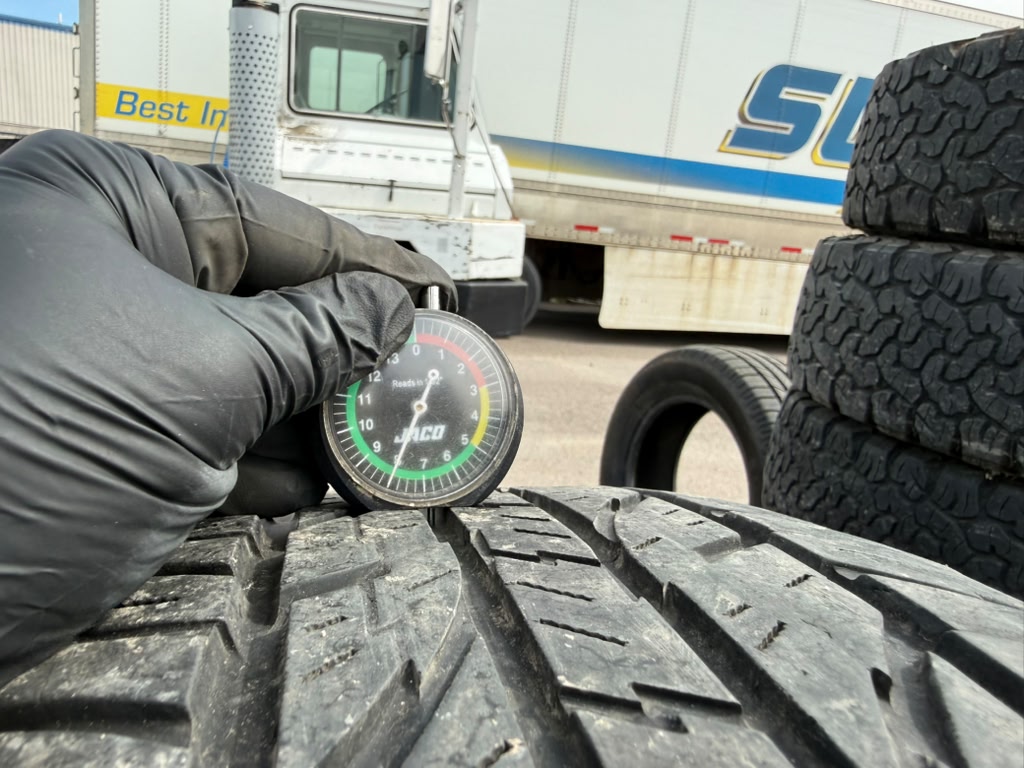 265/70R18 Set (4 Used Tires) Yokohama Geloandar AT