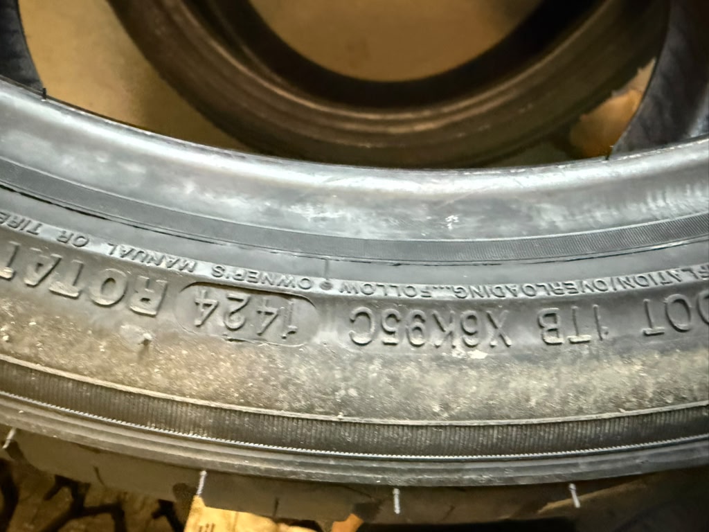 255/35R18 Pair (2 Brand New Tires) Lionhart LH-503