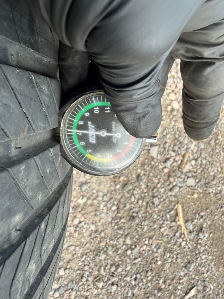 225/45ZR17 Single (1 Used Tire) Kumho Majesty 9