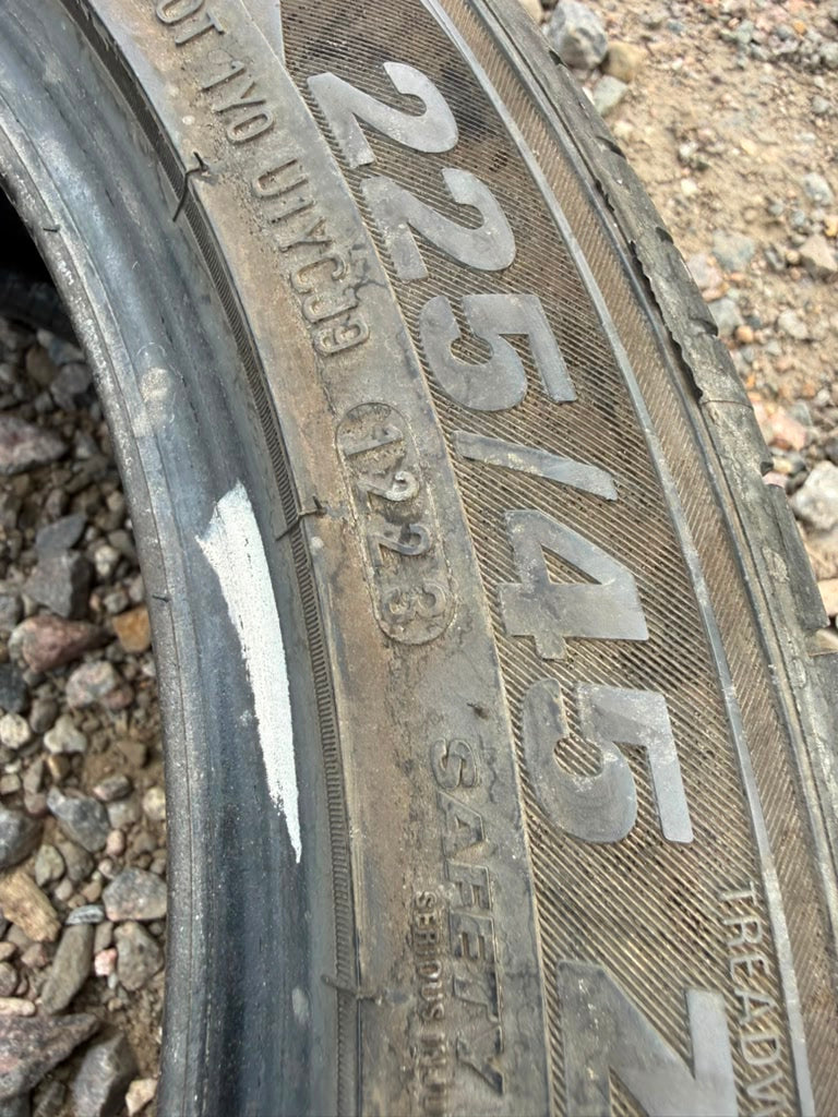 225/45ZR17 Single (1 Used Tire) Kumho Majesty 9