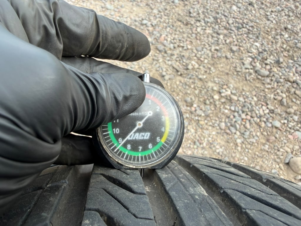 215/55R17 Single (1 Used Tire) Sentury Touring