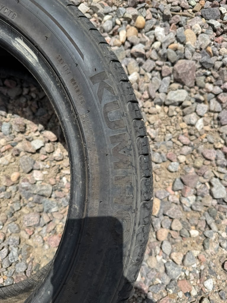 215/50R17 Single (1 Like New Tire) Kumho Ecsta LX