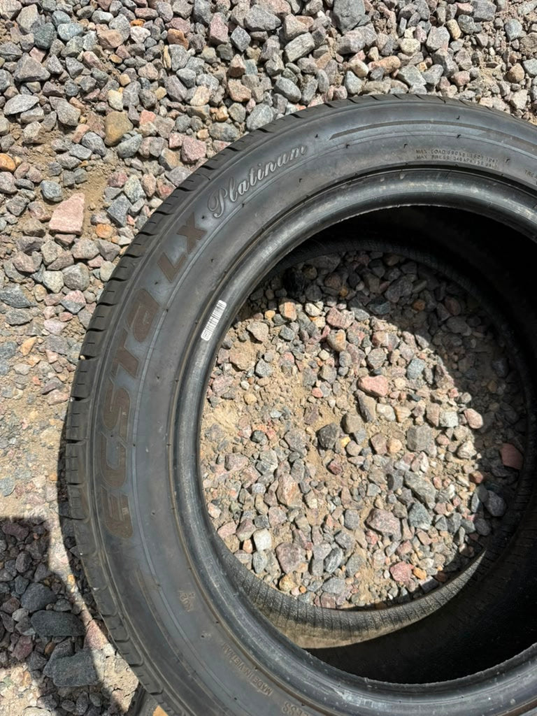 215/50R17 Single (1 Like New Tire) Kumho Ecsta LX