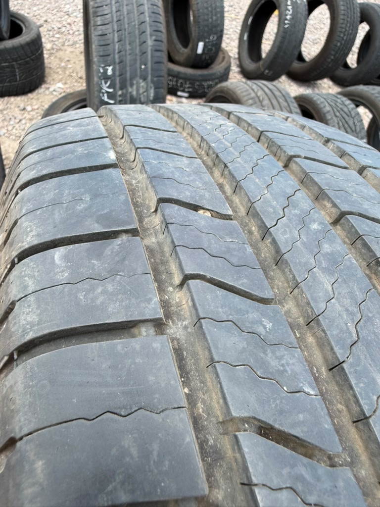 225/60R17 Set (4 Like New Tires) Michelin Defender2