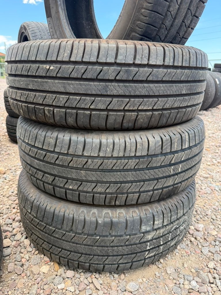 225/60R17 Set (4 Like New Tires) Michelin Defender2