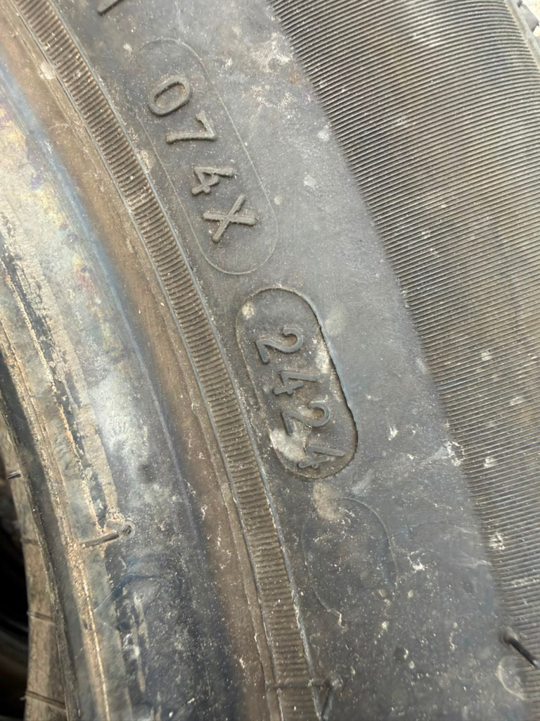 225/60R17 Set (4 Like New Tires) Michelin Defender2