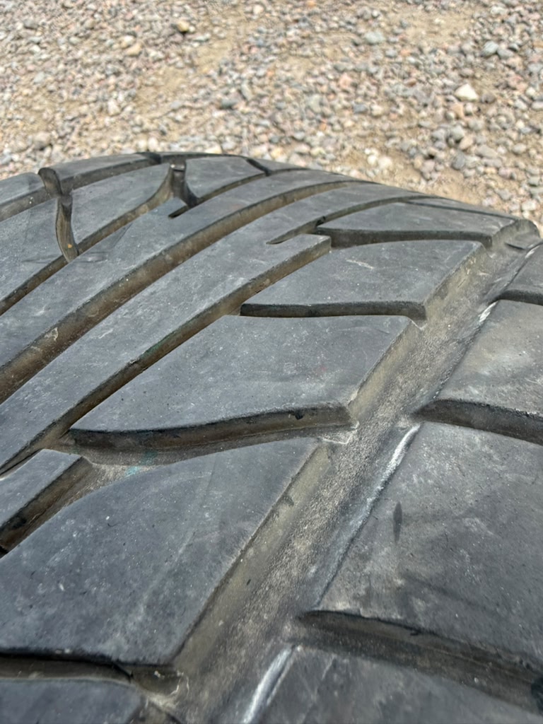 275/40ZR17 Single (1 Used Tire) Nitto Extreme ZR NT555