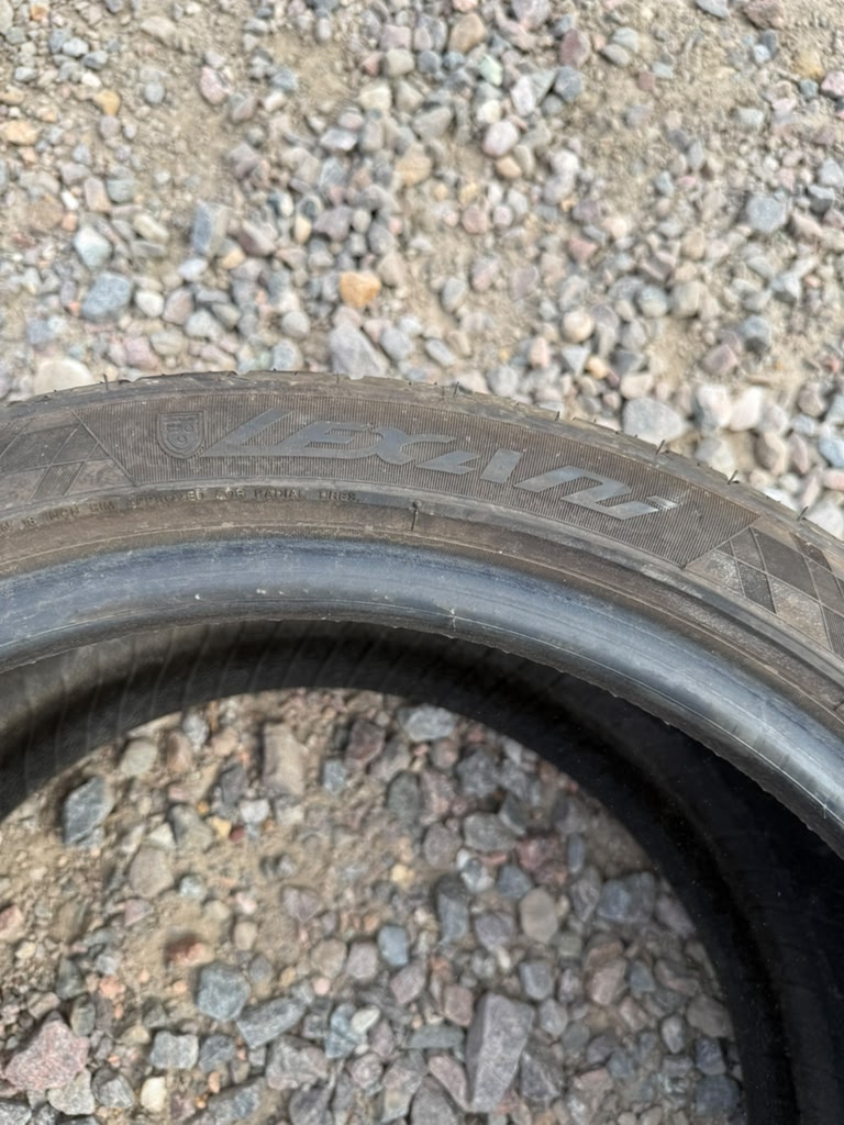 265/35ZR18 Single (1 Used Tire) Lexani UHP 207