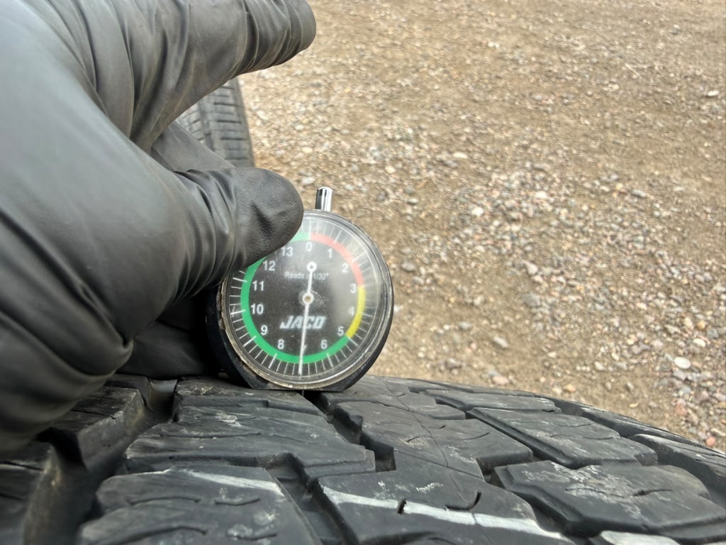 265/65R17 Single (1 Used Tire) Cooper Discoverer Road Trail AT
