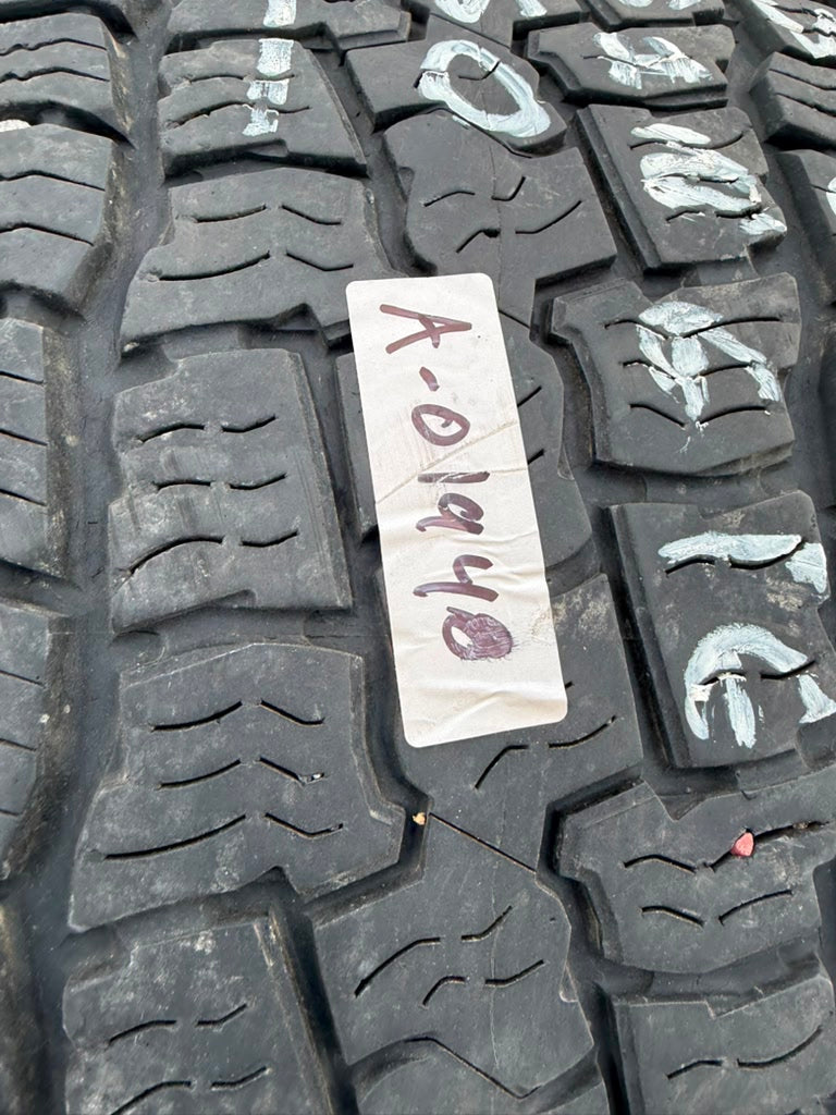 265/65R17 Single (1 Used Tire) Cooper Discoverer Road Trail AT