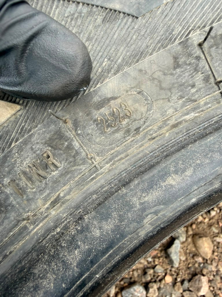 265/65R17 Single (1 Used Tire) Cooper Discoverer Road Trail AT