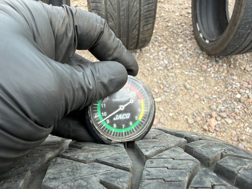 265/65R17 Single (1 Used Tire) Hankook Dynapro AT2 Extreme