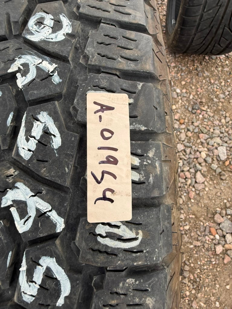 265/65R17 Single (1 Used Tire) Toyo Open Country AT