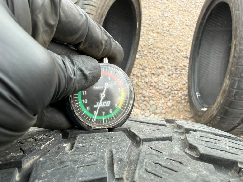 265/65R17 Single (1 Used Tire) Toyo Open Country AT