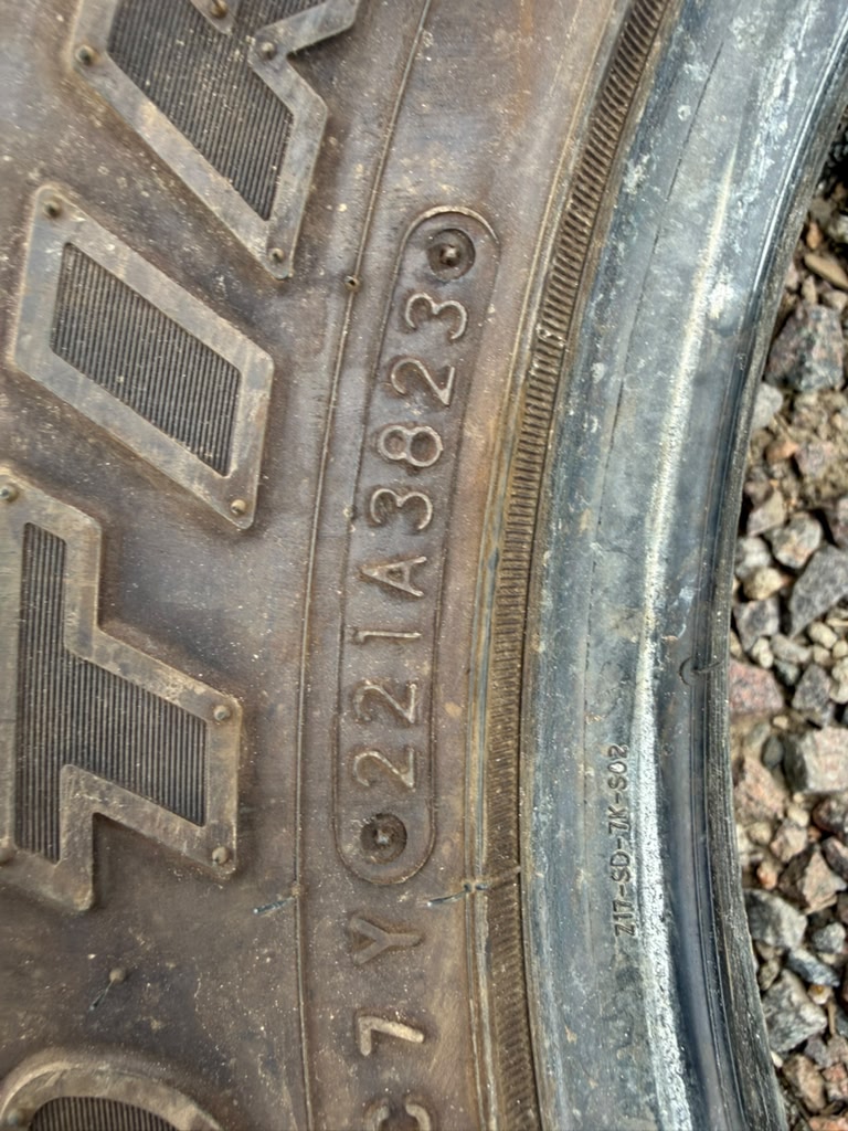 265/65R17 Single (1 Used Tire) Toyo Open Country AT