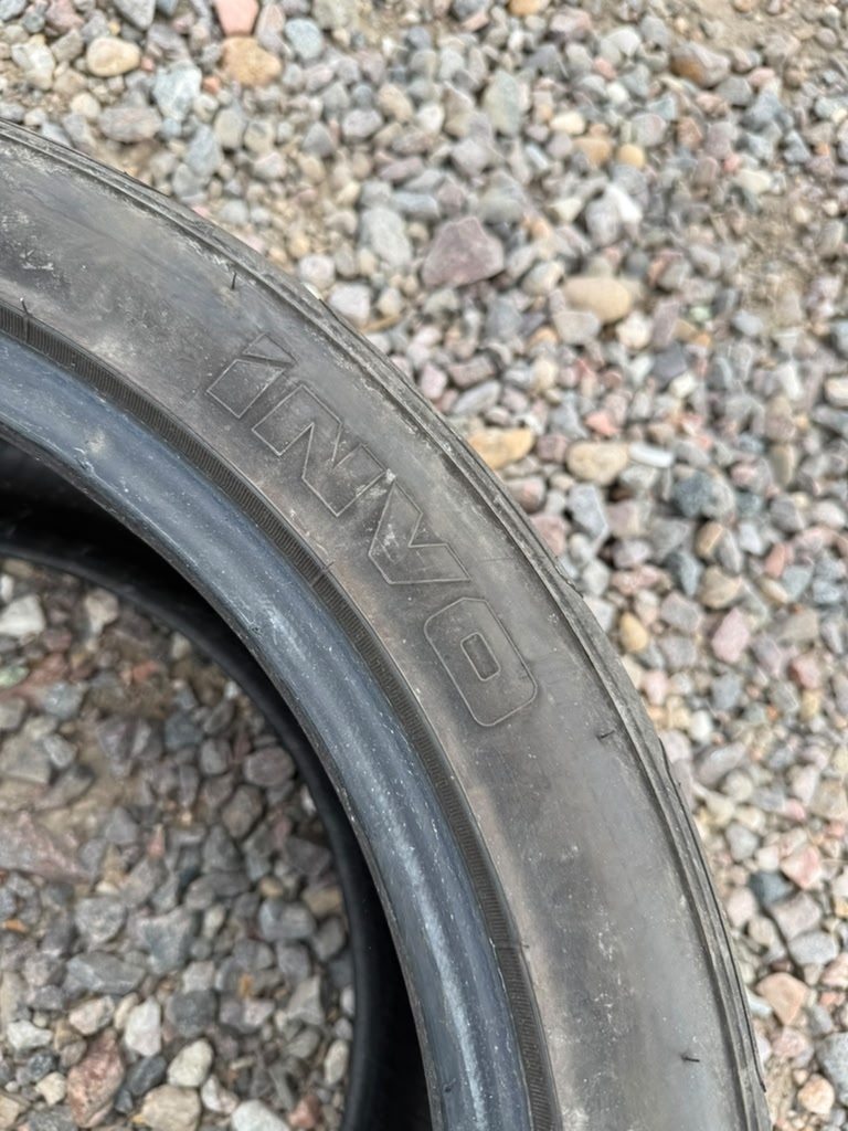 275/35R18 Single (1 Used Tire) Nitto INVO