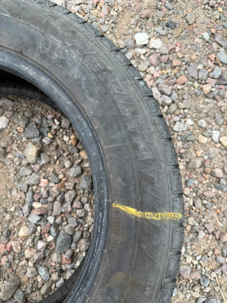 215/60R17 Single (1 Used Tire) Mazama Luxery Touring Reputation