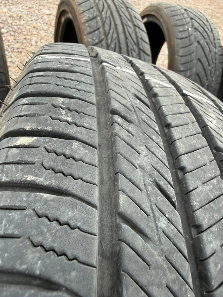 215/60R17 Single (1 Used Tire) Mazama Luxery Touring Reputation