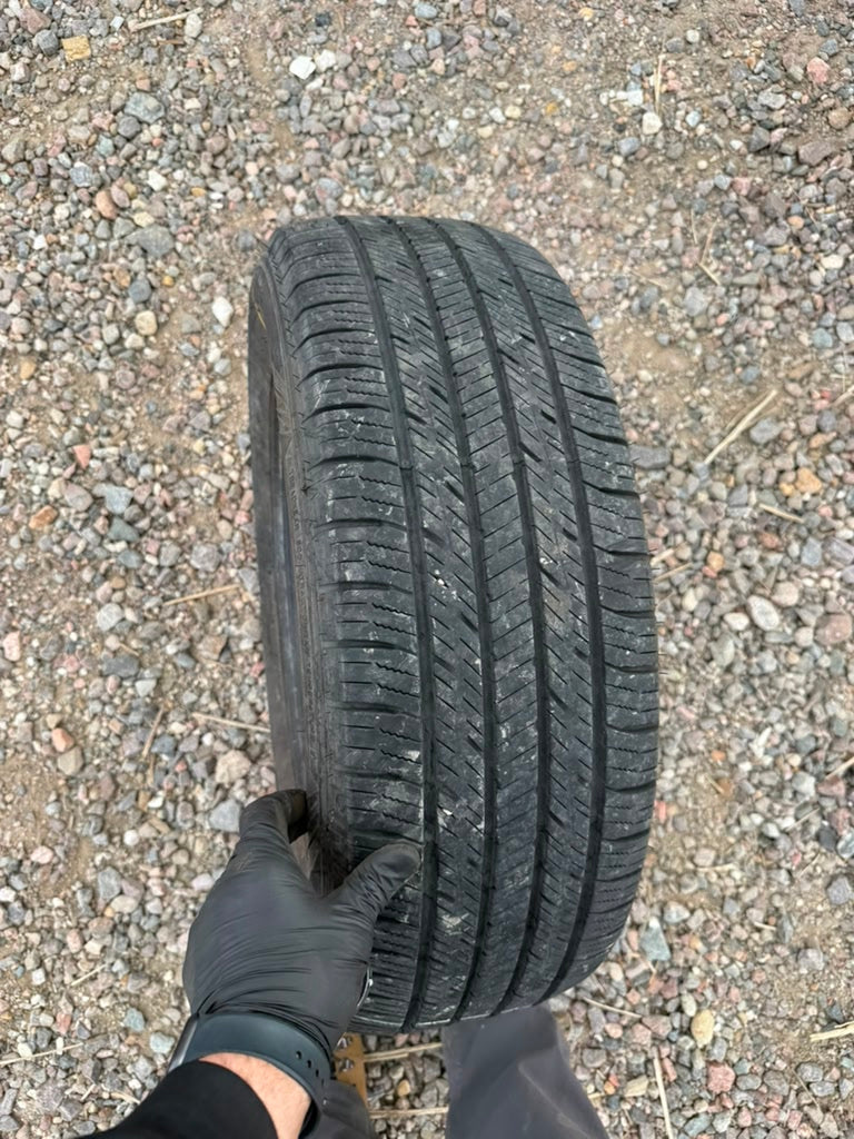 215/60R17 Single (1 Used Tire) Mazama Luxery Touring Reputation