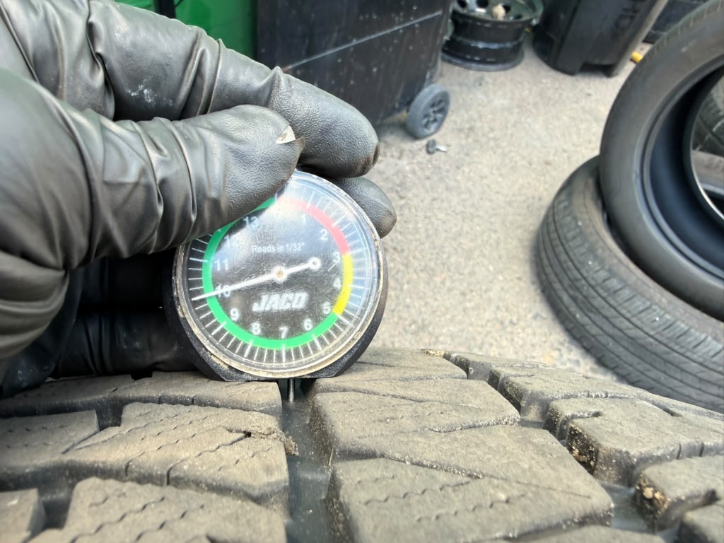 235/40R18 (3 Used Tires) Bridgestone Blizzak WS90 (Studless)