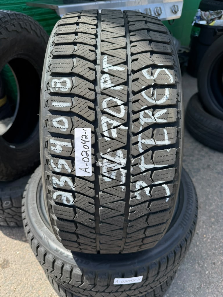 235/40R18 (3 Used Tires) Bridgestone Blizzak WS90 (Studless)