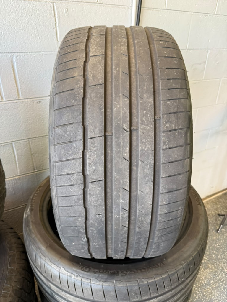285/35R22 Set (4 Used Tires) Hankook Ventura S1 EVO