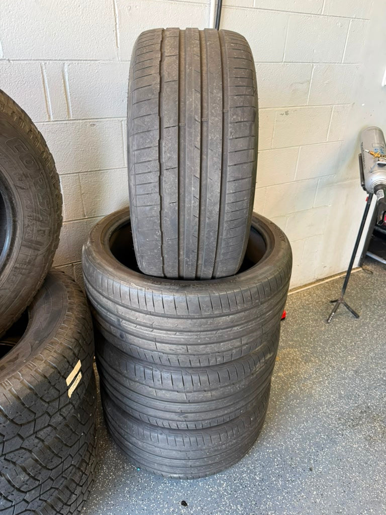 285/35R22 Set (4 Used Tires) Hankook Ventura S1 EVO