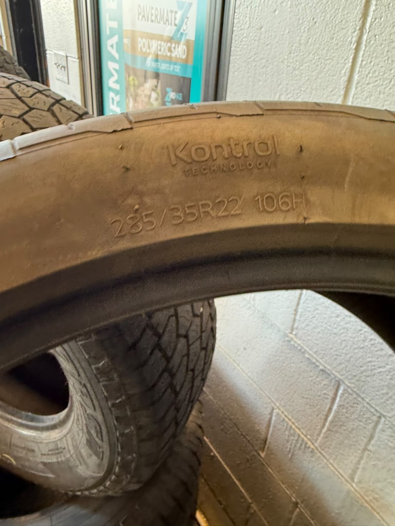 285/35R22 Set (4 Used Tires) Hankook Ventura S1 EVO