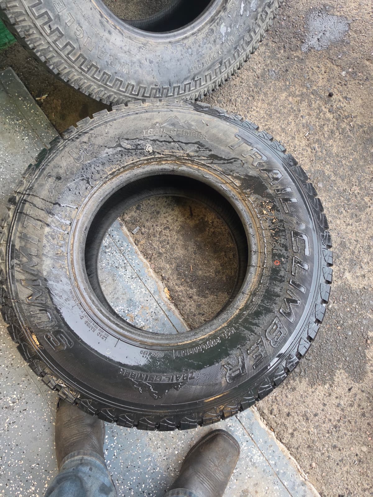 LT31x10.50R15 Single (1 Used  Tire) Summit Trail Climer