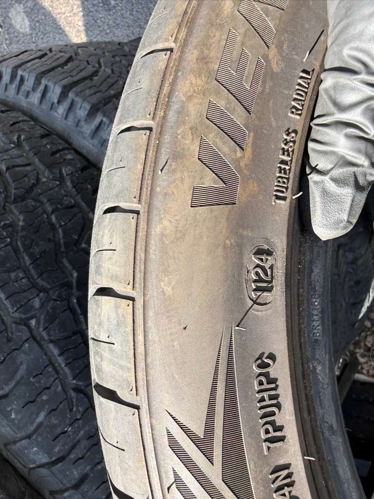 205/50ZR17 Pair (2 Used Tires) Fortune Viento FSR702