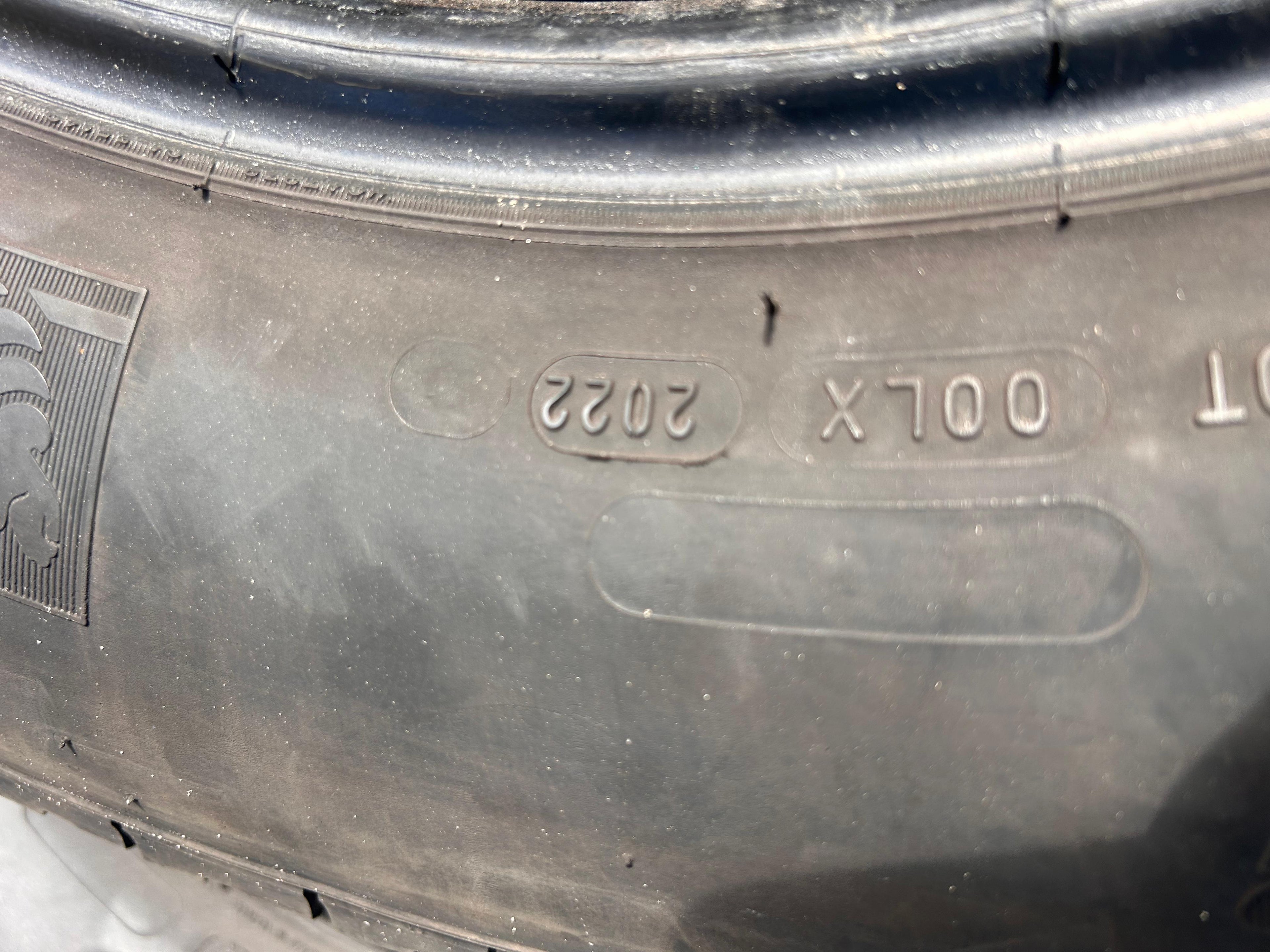 LT275/65R20 Pair (2 Used Tires) Michelin LTX AT2