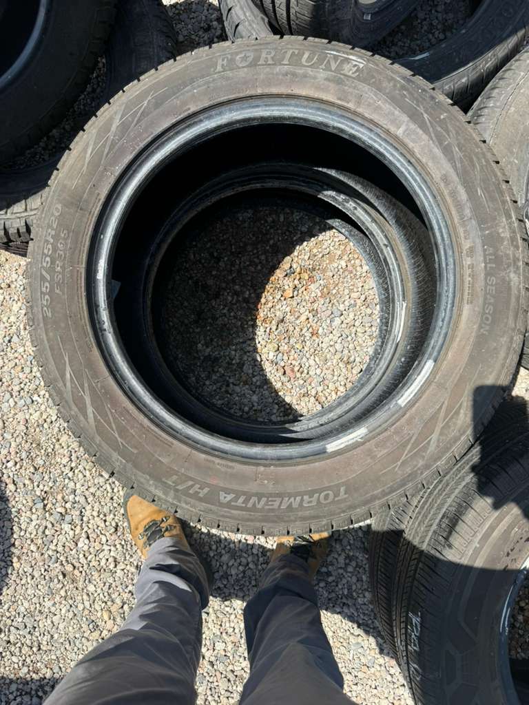 255/55R20 Pair (2 Used Tires) Fortune Tormenta H/T