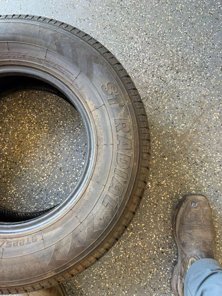 ST225/75R15 Single (1 Like New Tire) Trailer King ST Radial