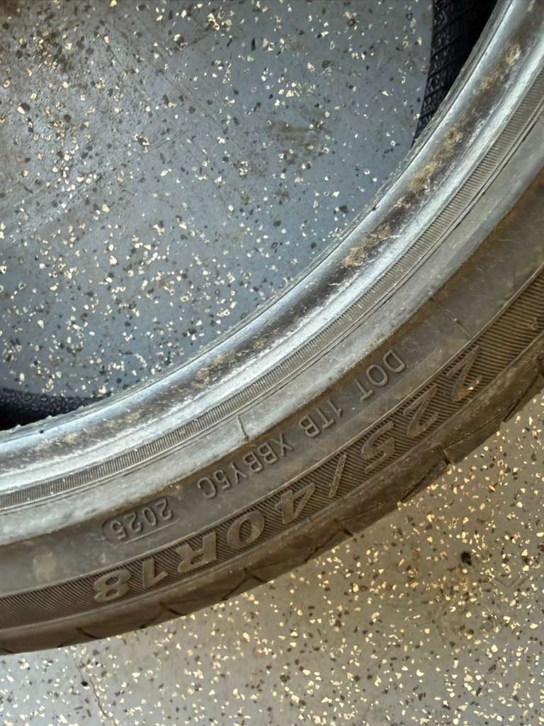 225/40R18 Single (1 Used Tire) Sentury UHP